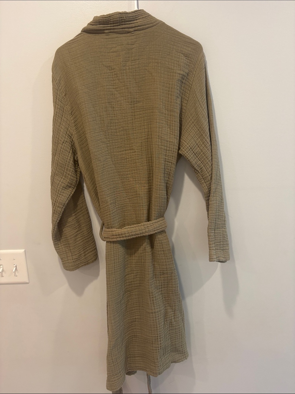 Parachute Olive Cloud Cotton Robe in Sage Green - Picture 7 of 7